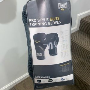 Everlasting boxing gloves